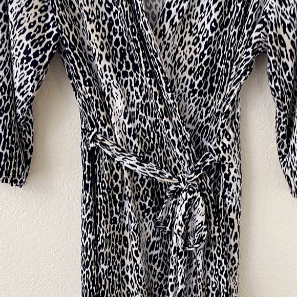 Rene Rofe Sleepwear Short Robe Size Large Animal Print 3/4 Sleeve - Picture 2 of 4